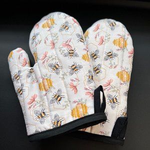 Oven mitts with Honey Bees Handmade